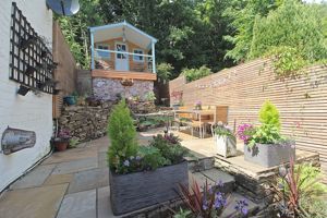 Beautiful Gardens- click for photo gallery
